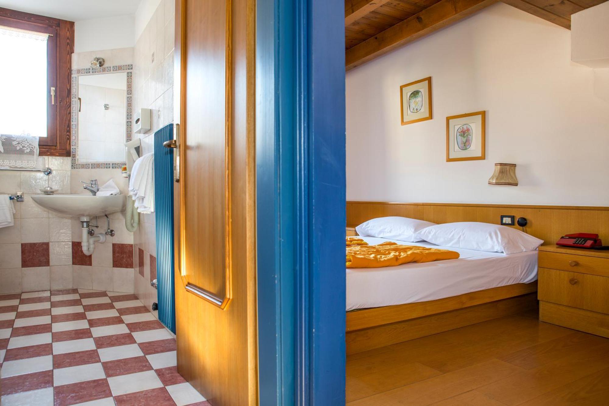 Hotel San Valier Cavalese Bilik gambar