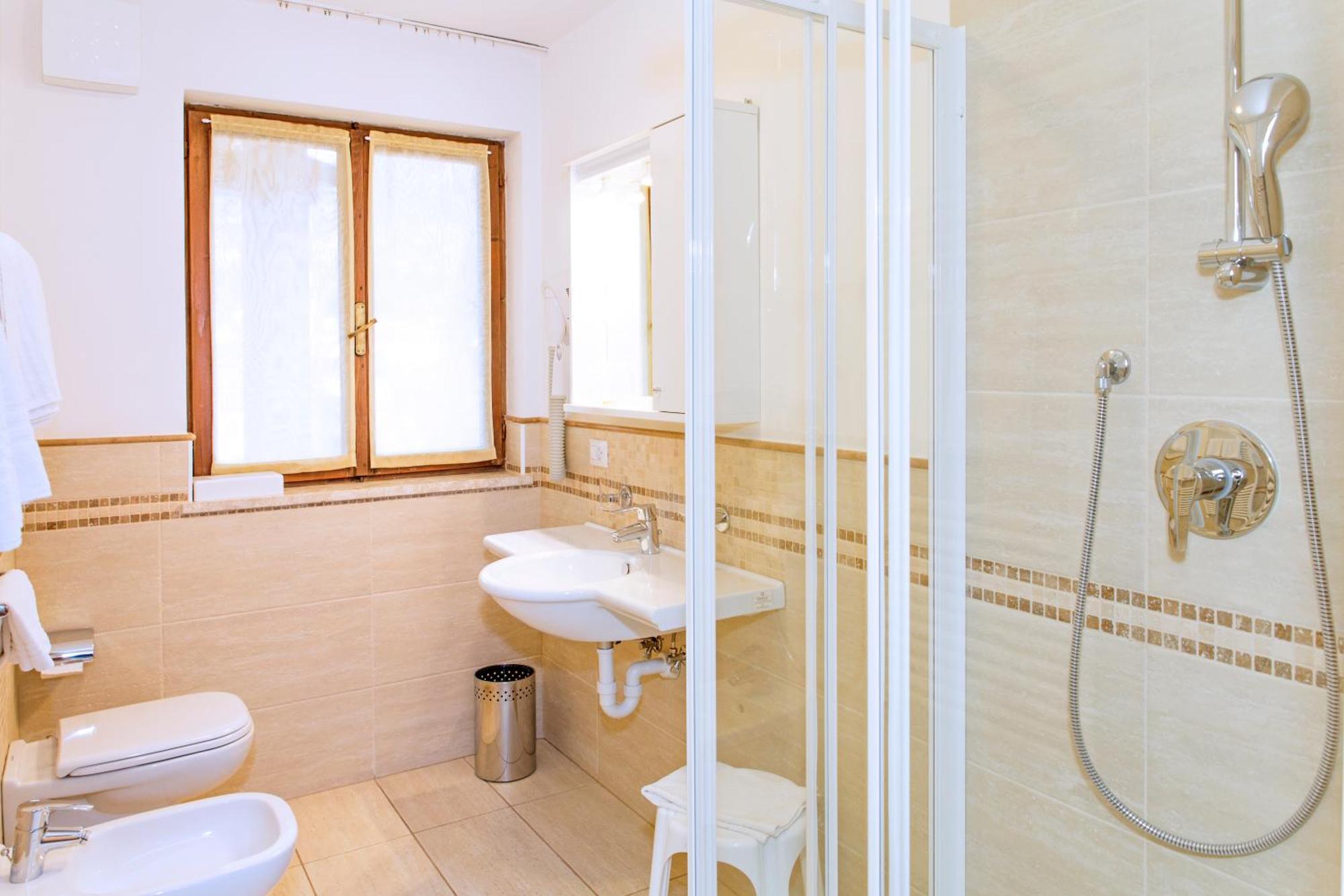 Hotel San Valier Cavalese Luaran gambar